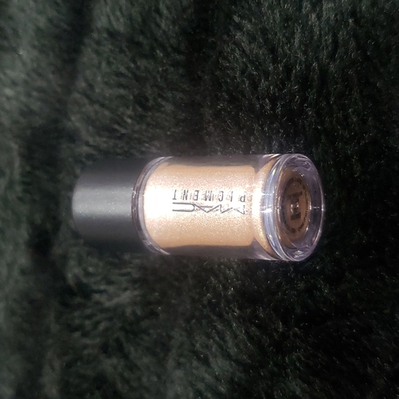 Qty-1 MAC Pigment Mini - Picture 2 of 9